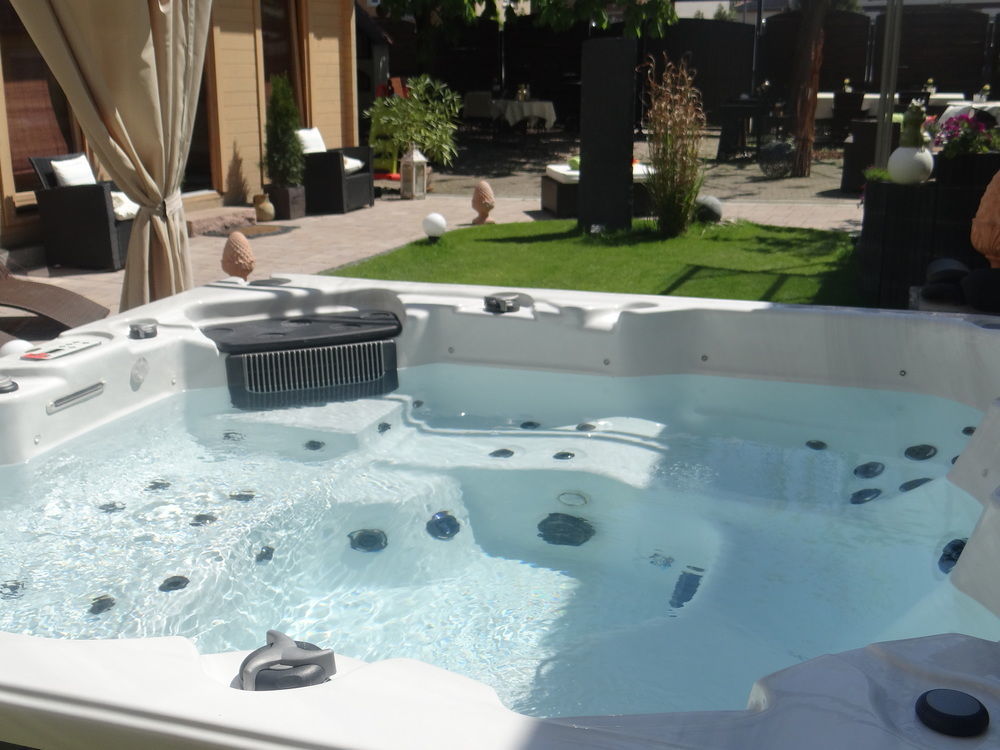 Hotel Schuetzenhof Spa Garden Buerstadt Exterior photo